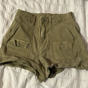 american eagle green cargo shorts